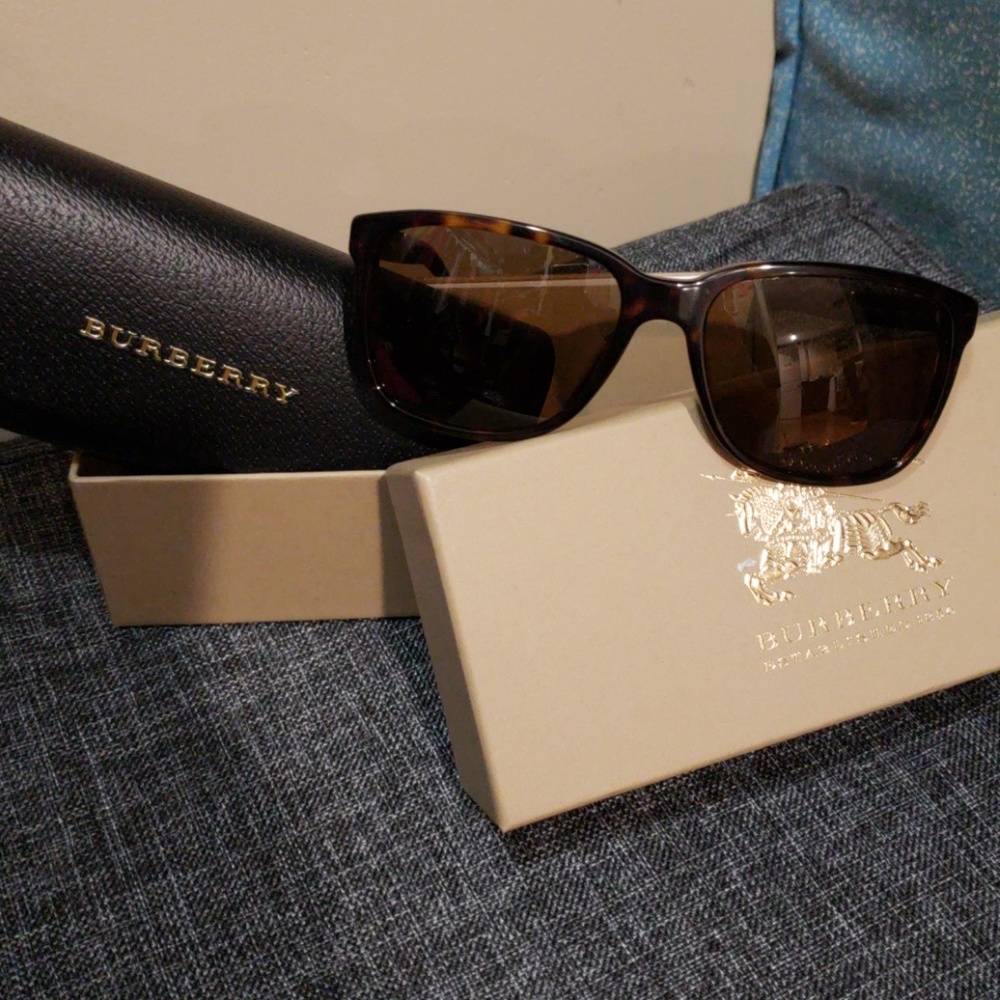 NEW BURBERRY BROWN sunglasses- unisex